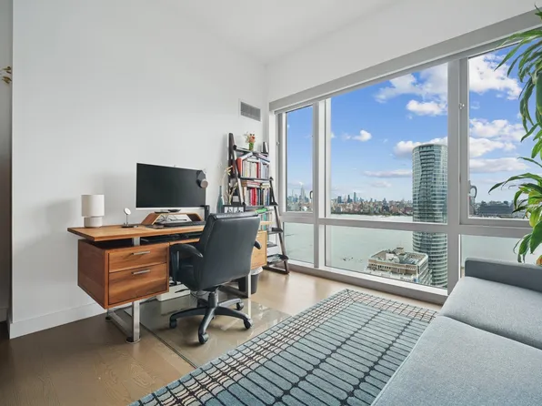 75 Park Lane South image 20 of 45