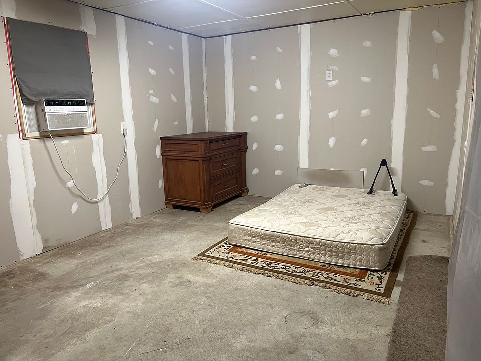 2nd image of 130 3rd St