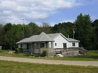 5685 Emmett Rd, Emmett, MI 48022