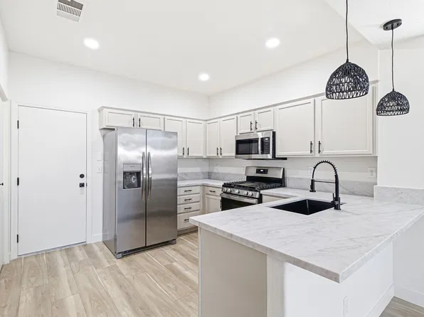 2760 Saigon Dr, Henderson, NV 89052