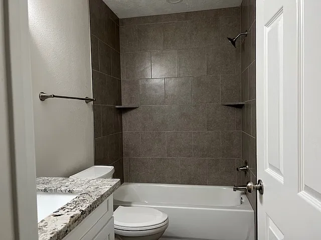 1209 N Houston Ave — Photo 8