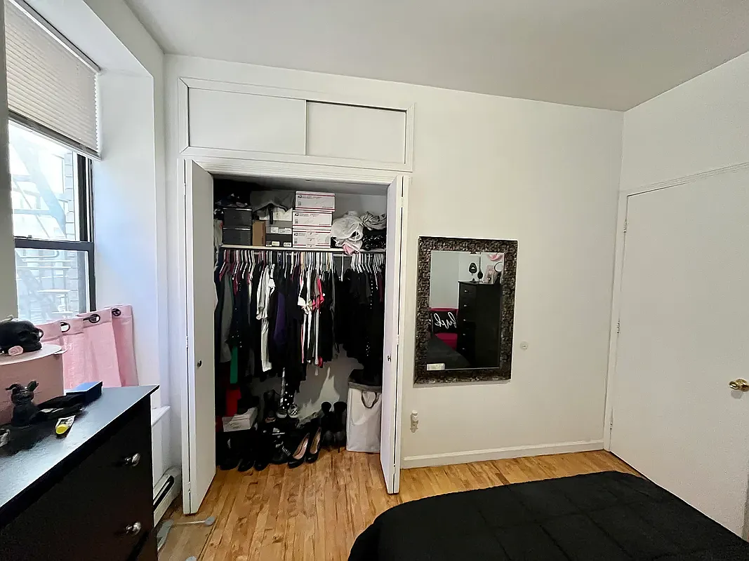 Building Photo - 122 Allen St #6A