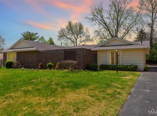 429 Brass Lamp Dr, Ballwin, MO