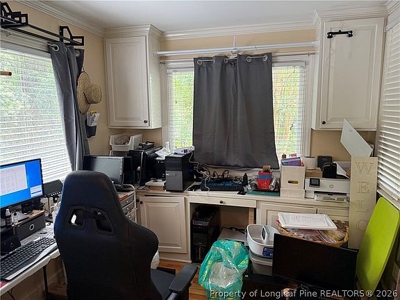 5th image of 1533 Country Club Rd