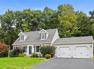 273 Meadowbrook Dr, Manchester, CT 06042