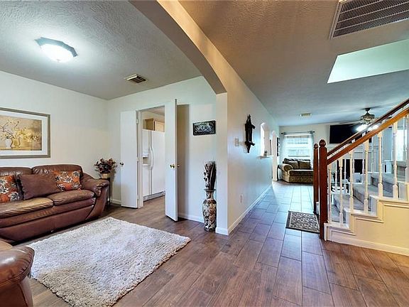 3rd image of 11703 Pedernales Falls Ln
