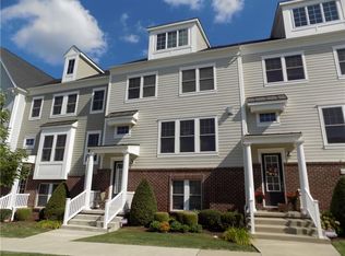 209 Riverfront St, Oakmont, PA