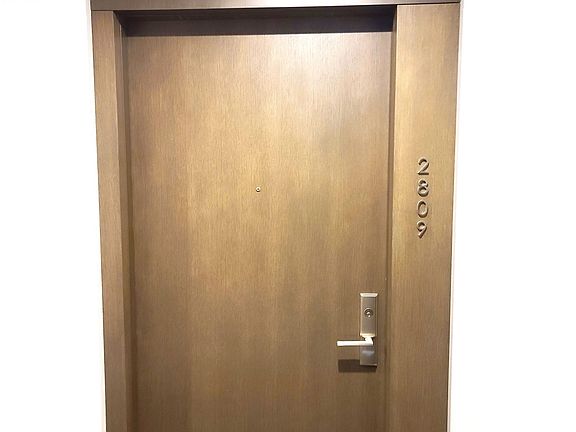 5th image of 39 Roehampton Ave #2809