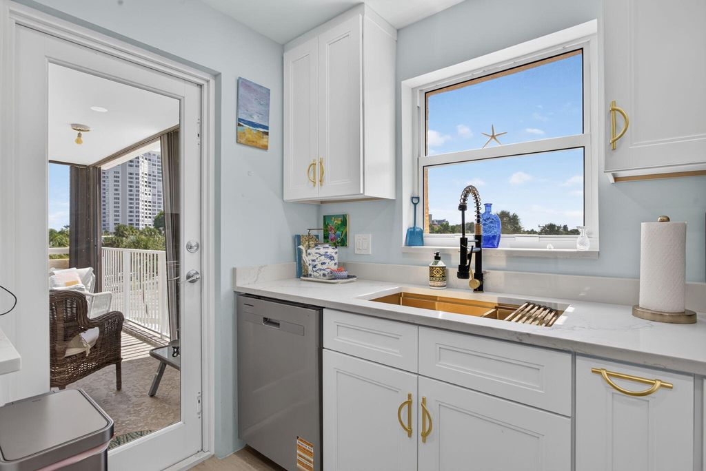 1200 HIBISCUS Avenue #407, photo 4