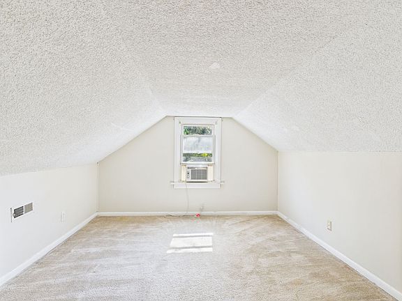 5th image of 1001 Garber St
