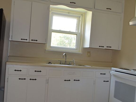 4th image of 901 S 19th St