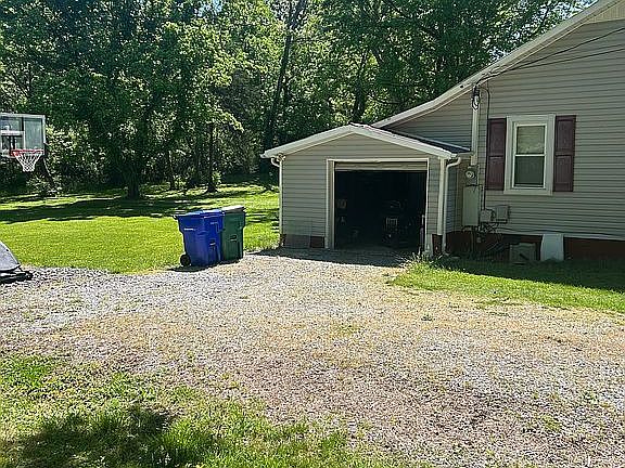 5th image of 701 Talbott Rd