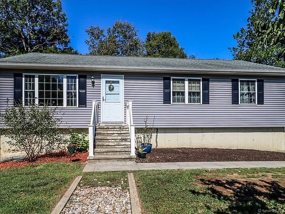 2nd image of 35 Hillendale Drive