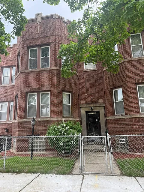 Building Photo - 7601 S Langley Ave #1