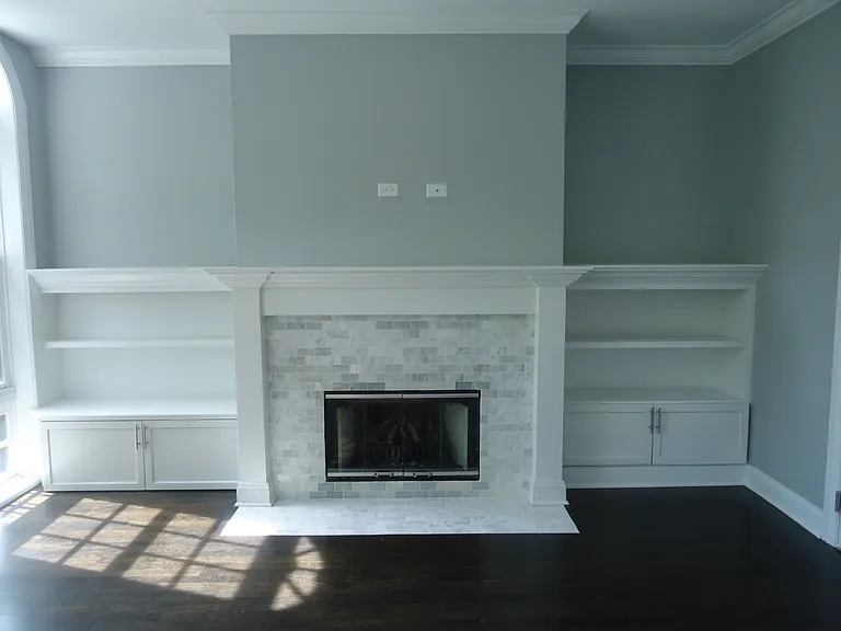 3342 N Southport Ave — Photo 2