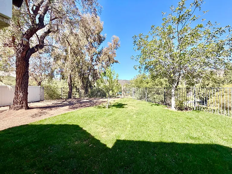 22988 Joaquin Ridge Dr — Photo 27