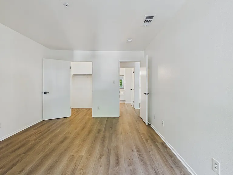 Alur Apartments — Photo 23