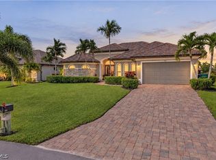 828 NW 39th Ave, Cape Coral, FL 33993