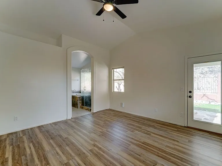 2014 E Glenhaven Dr — Photo 17