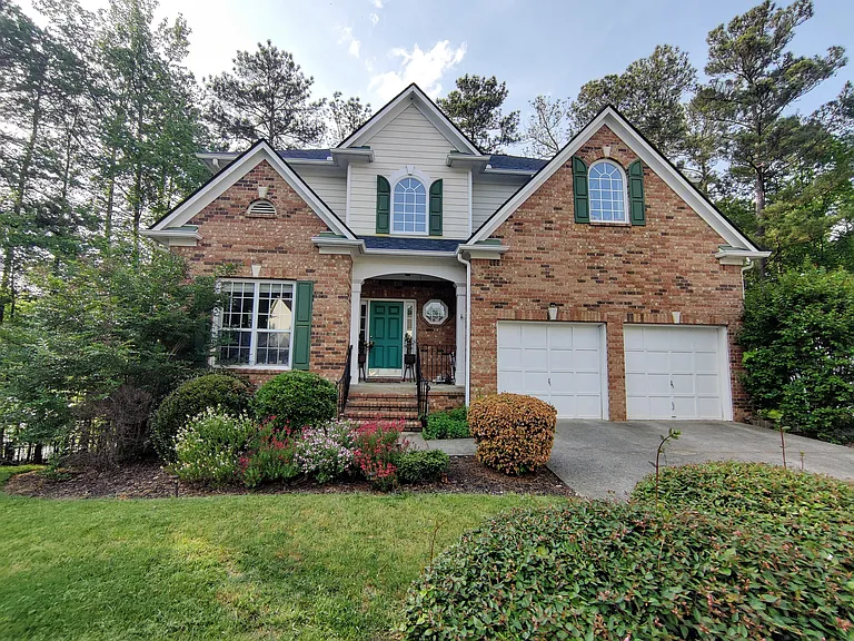 208 Creekway Ct — Photo 1