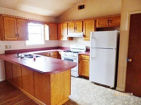 5th image of 807 Hyde St