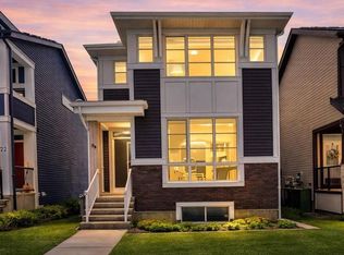26 Amblehurst Path NW, Calgary, AB T3P1W8
