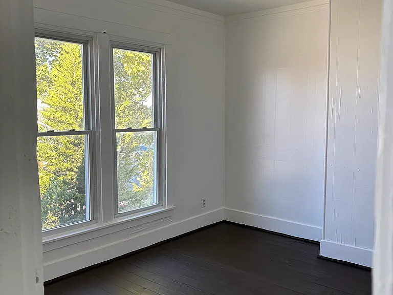 213 N 6th St #1/2 — Photo 7