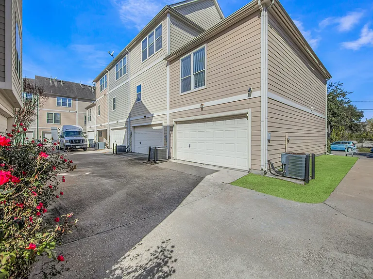 2926 Clay St — Photo 22