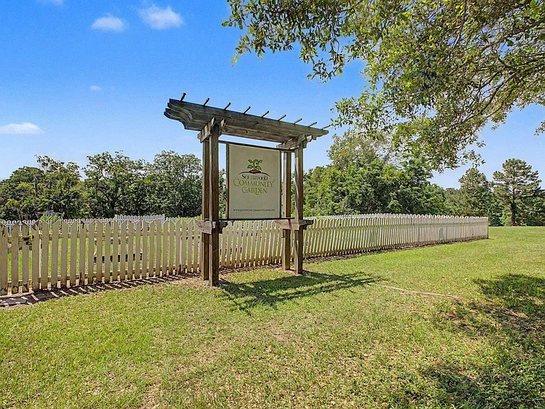 4065 Four Oaks Blvd — Photo 37