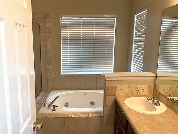 3rd image of 2450 Boone Ct