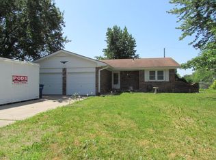525 E Akron Ave, Augusta, KS 67010