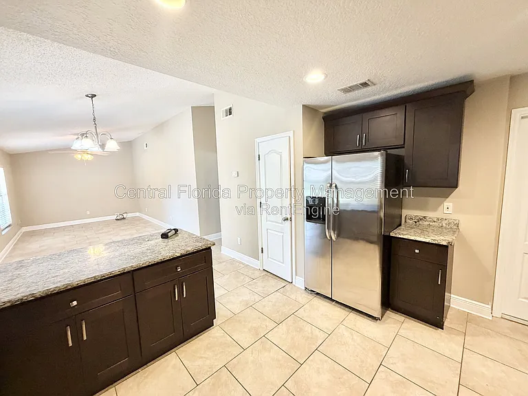 2925 Amroth Pl — Photo 5