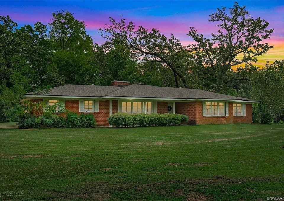 1st image of 39 Lake Forest Hls