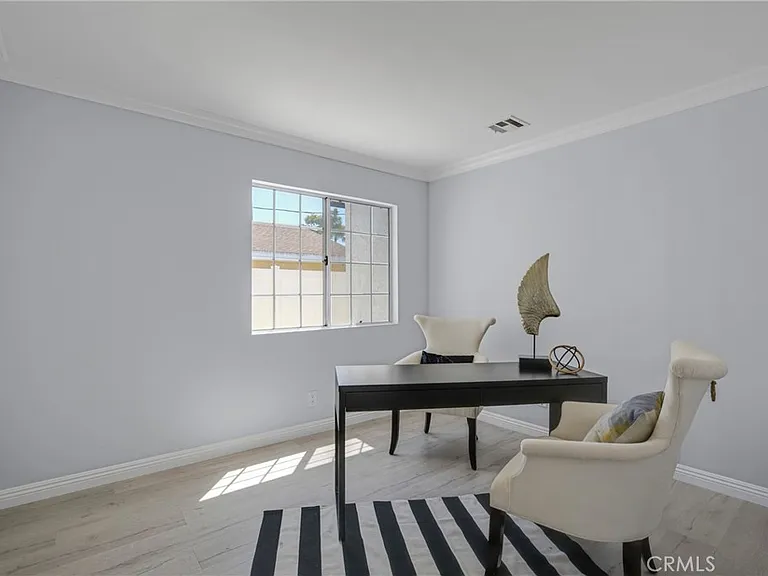 6823 Matilija Ave — Photo 20