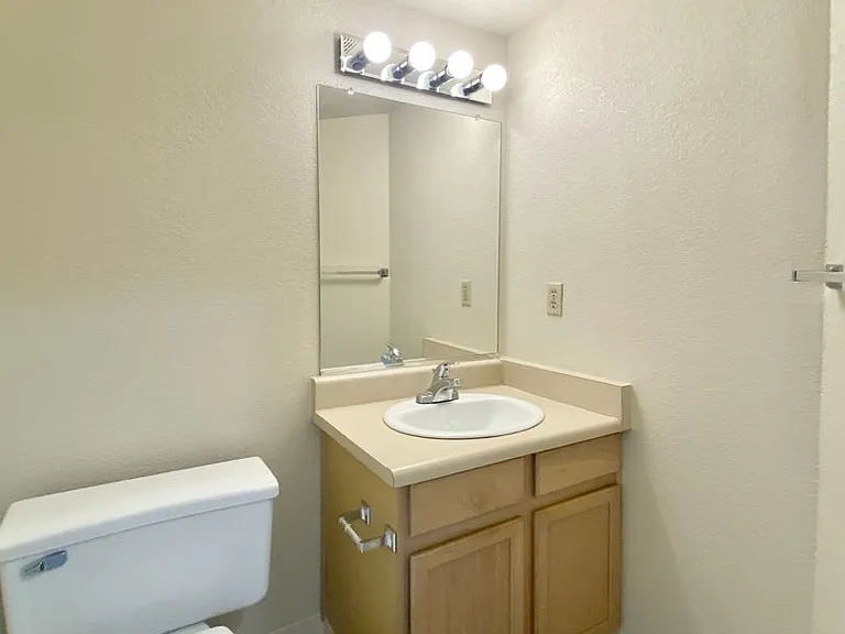 20209 Redwood Rd, Castro Valley (Downtown Castro Valley) — Photo 17