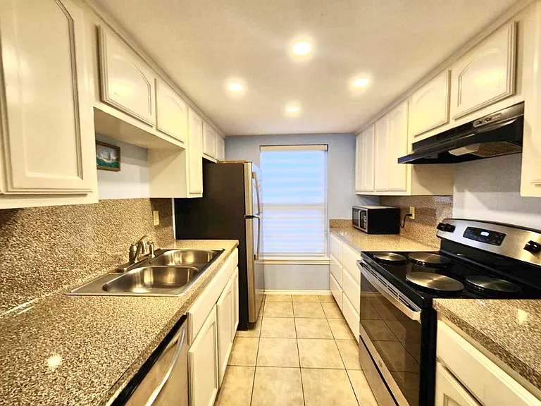 132 E Gardenia St #1 — Photo 12
