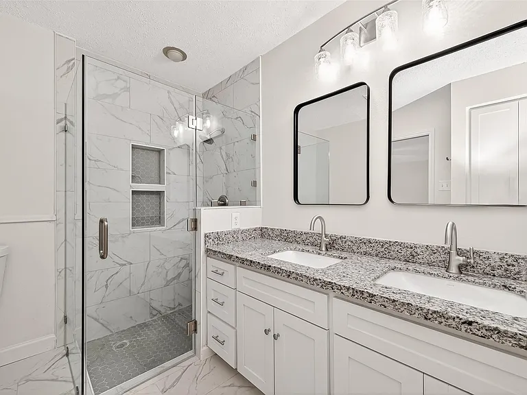 10602 Longmont Dr — Photo 24