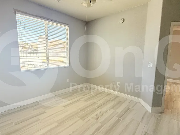 2992 N Miller Rd #215B — Photo 5