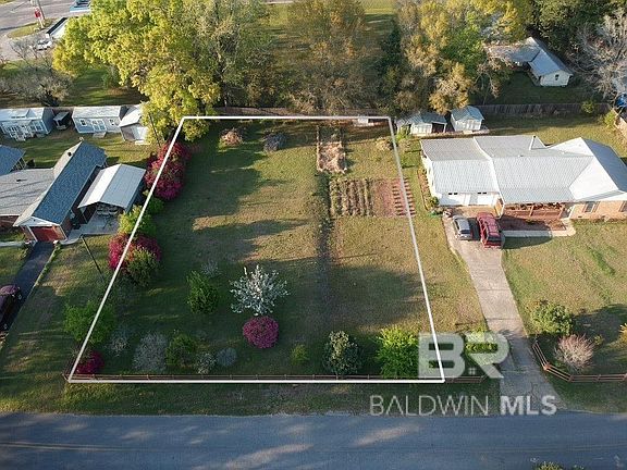 4th image of 14765 Camelia Ave