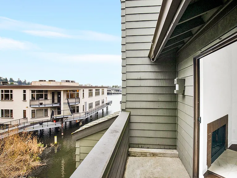 4 Lake Bellevue Dr #201 — Photo 14