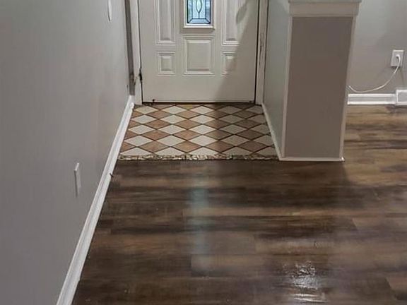 2nd image of 433 Cranewood Dr