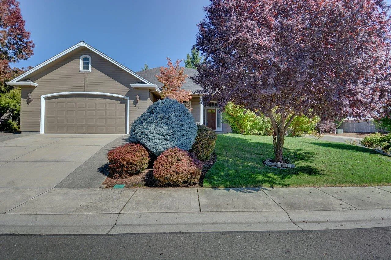 346 Ridgeway Ave photo 1