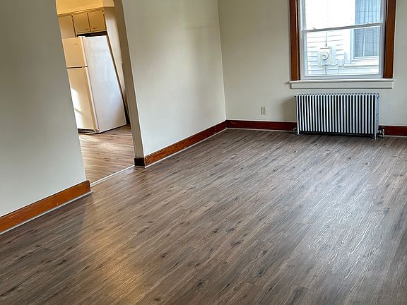 3rd image of 113 N Franklin St