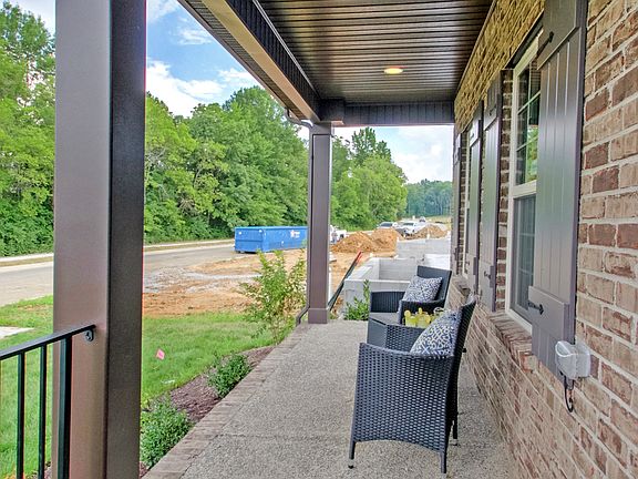 4th image of 327 Carellton Dr