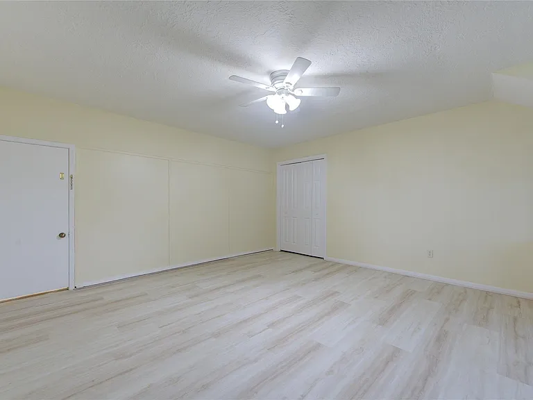 12810 Chaseland Ln — Photo 22