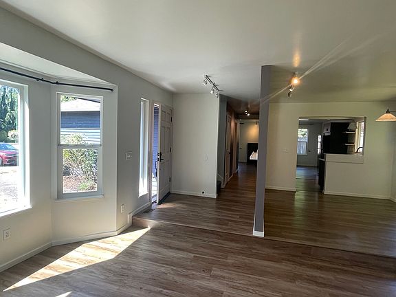 4th image of 12829 NE 101st Pl