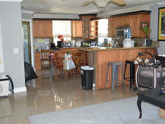 4th image of 2215 N Euclid Ave