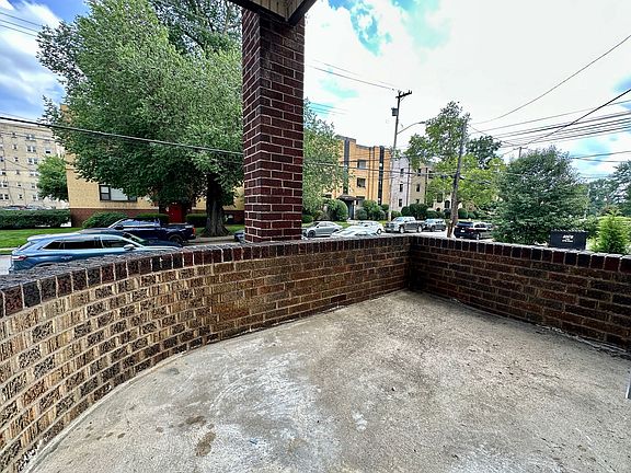 5th image of 5927 Walnut St #487