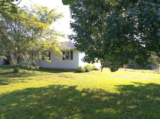 23846 Red Oak Dr, Lebanon, MO 65536