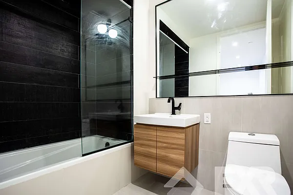 Rented by EXR | media 63